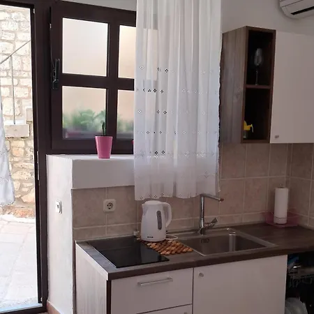 Ljubica Stari Grad (Hvar)